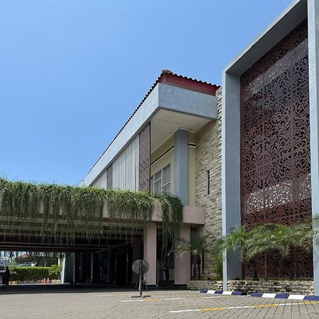 Hotel Sinar 1 Sedati Buitenkant foto