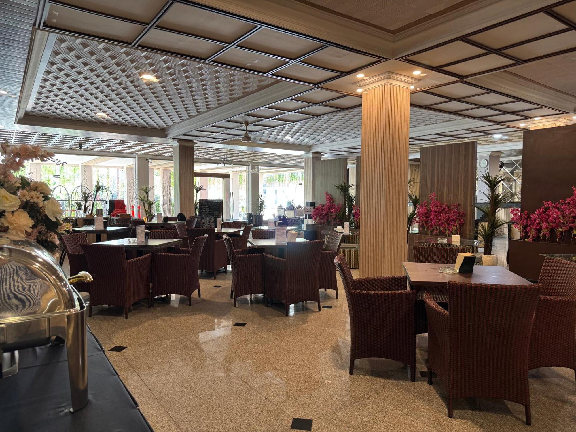 Hotel Sinar 1 Sedati Buitenkant foto