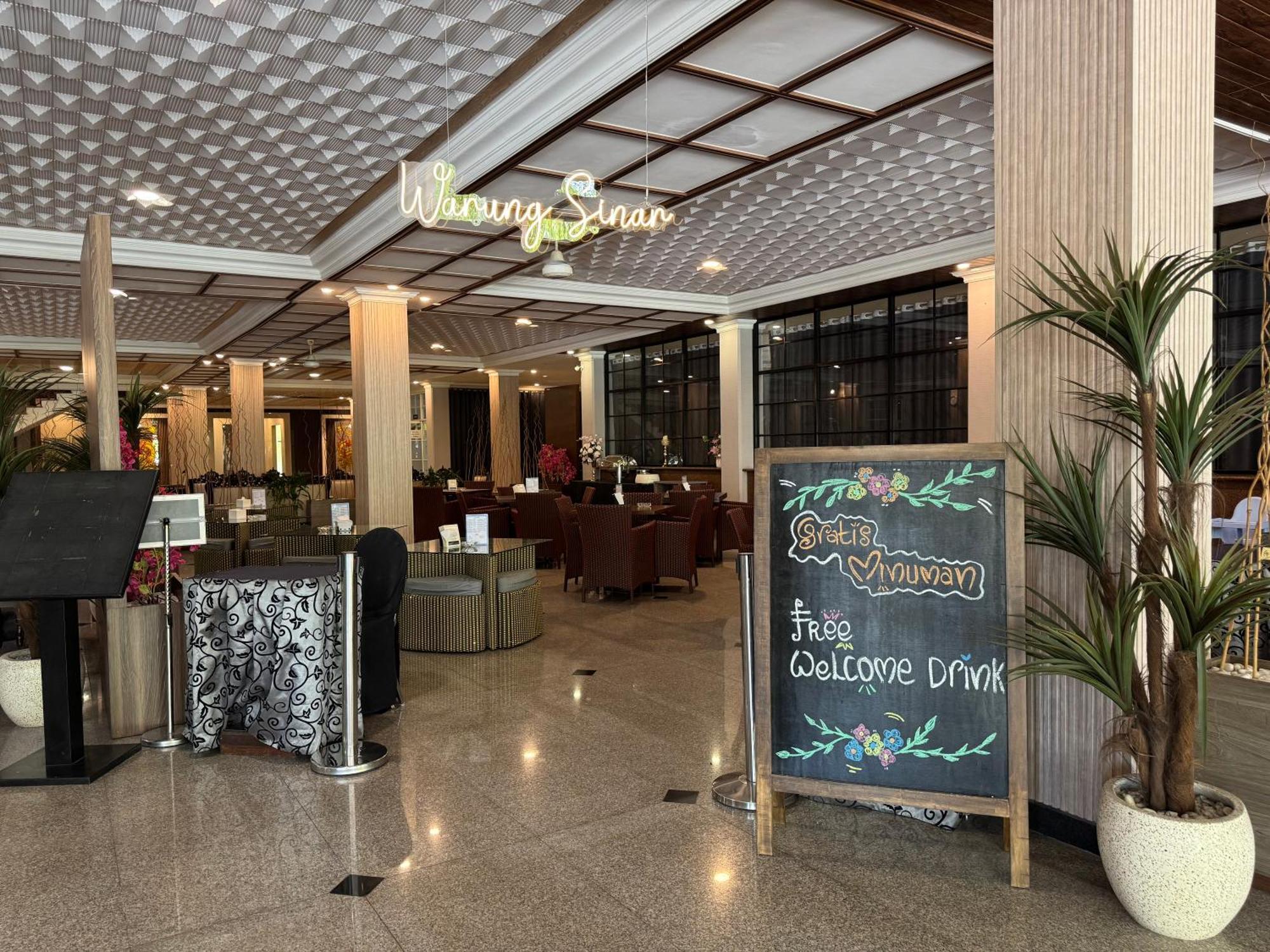 Hotel Sinar 1 Sedati Buitenkant foto