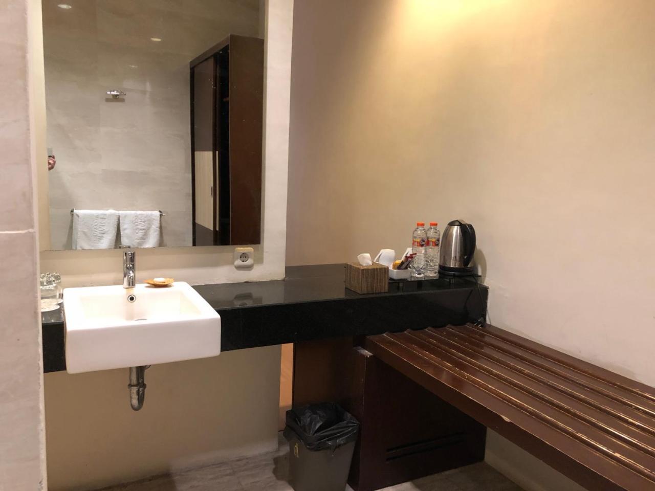 Hotel Sinar 1 Sedati Buitenkant foto